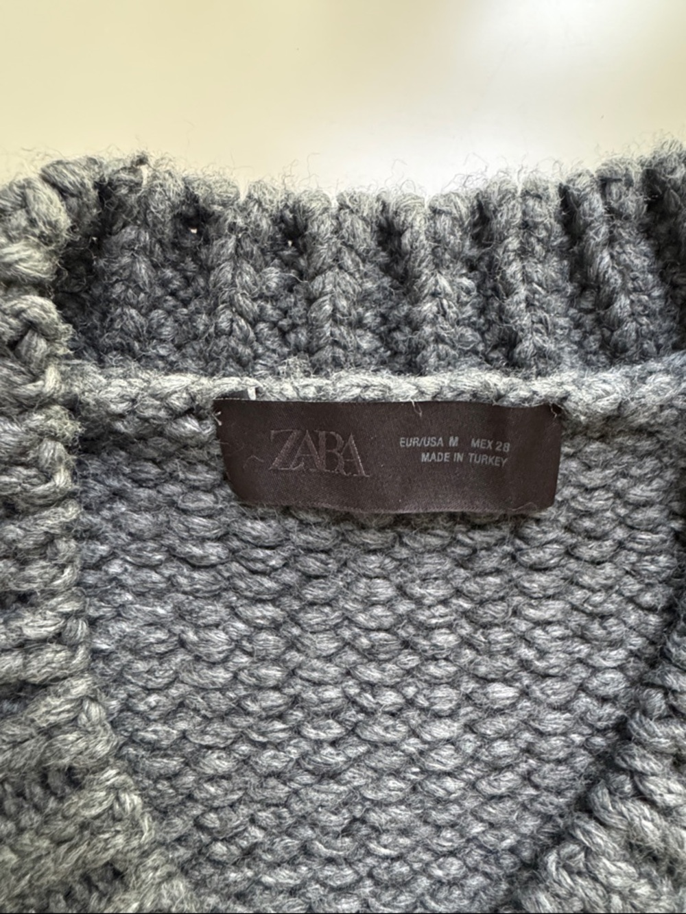 Zara Chunky Knit V-Neck Short Sleeve Gray Sweater - Size Medium - Picture 12 of 12